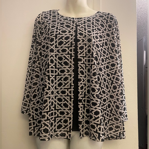 🚨New NOTATIONS Women’s Casual Geometric Print Scoop Neck studded 3/4 sleeveTop - Picture 2 of 3